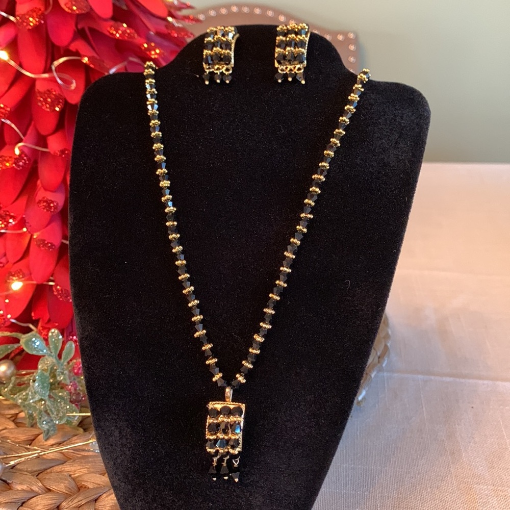 Handmade jewelry set from India.